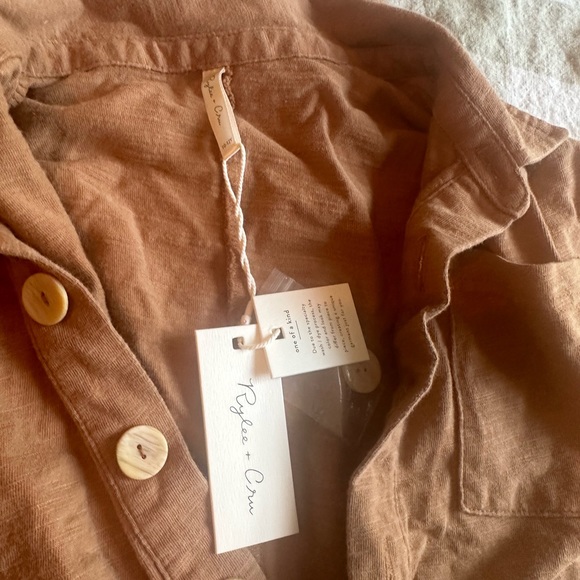 Rylee & cru collared button romper in Camel! Never worn, NWT! Size 9/10 - Picture 4 of 6